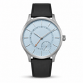 Montre moderne bleue avec bracelet noir